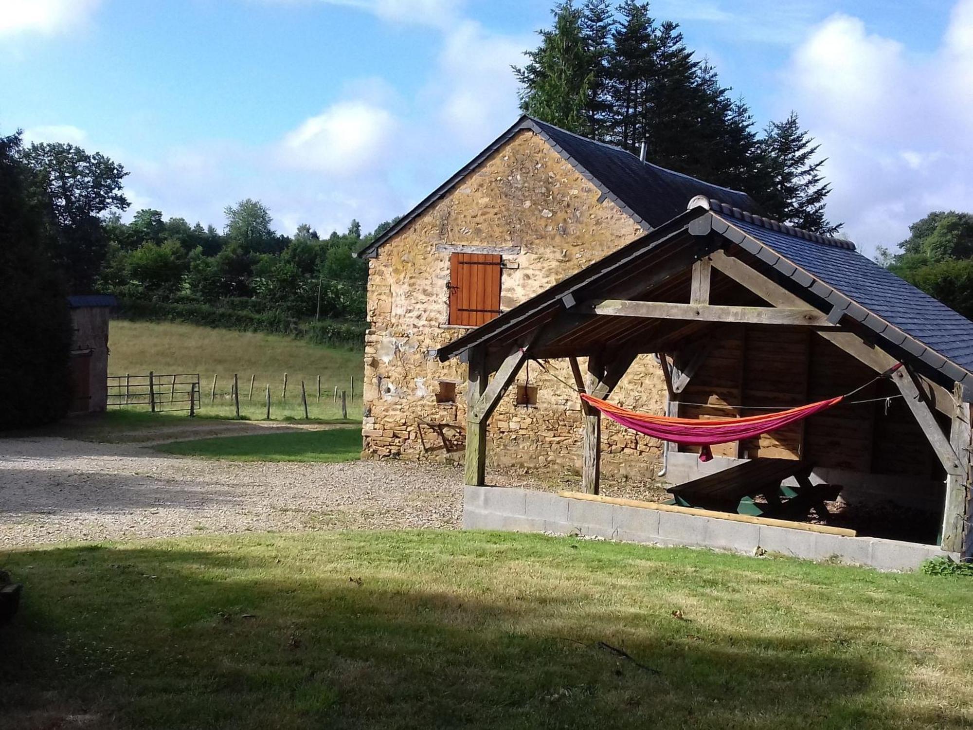Gite De Charme Renove Avec Cheminee, Terrasse Et Proche Randonnees - Capacite 13 Pers. - Fr-1-410-179 Saint-Léonard-des-Bois Eksteriør bilde