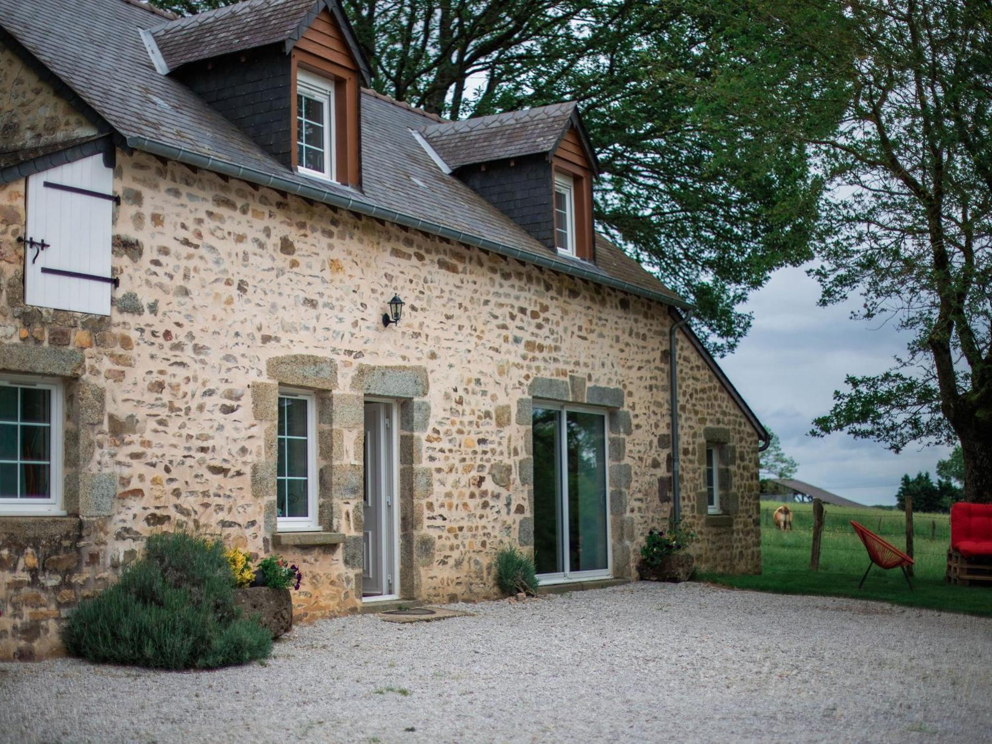 Gite De Charme Renove Avec Cheminee, Terrasse Et Proche Randonnees - Capacite 13 Pers. - Fr-1-410-179 Saint-Léonard-des-Bois Eksteriør bilde